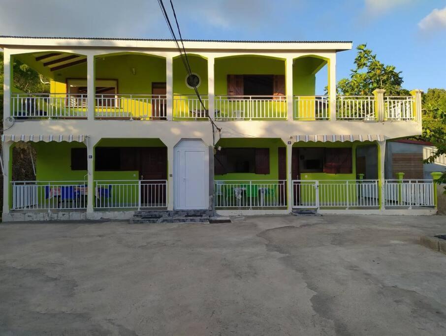 Café - F3 à Sainte-anne * Sainte-Anne (Grande-Terre)
