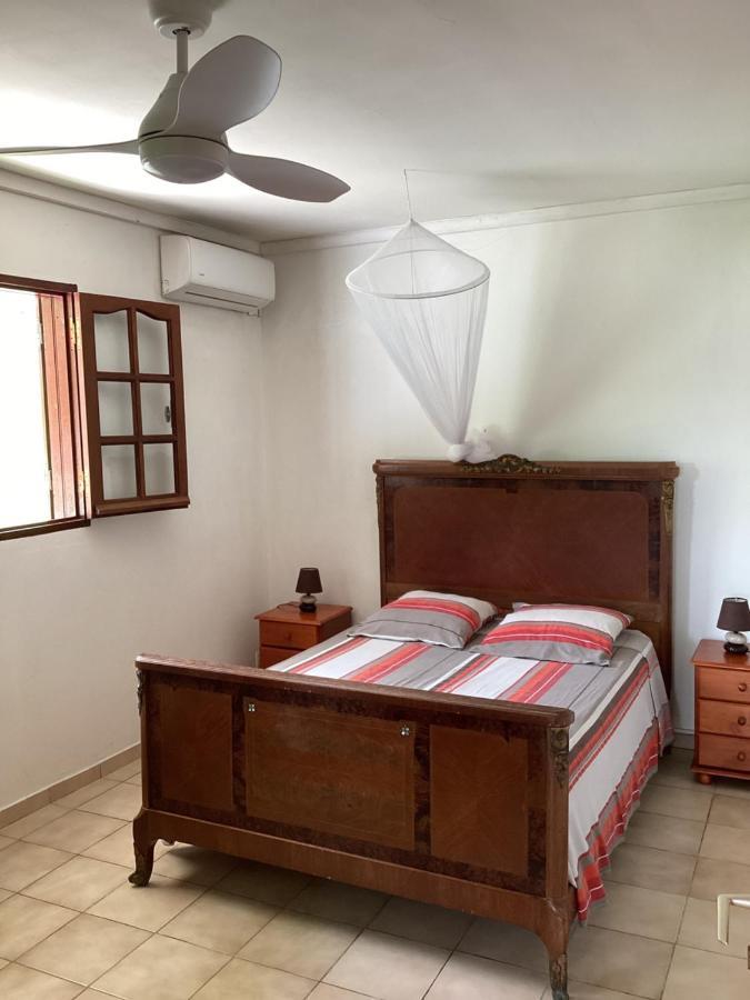 Café - F3 à Sainte-anne Appartement